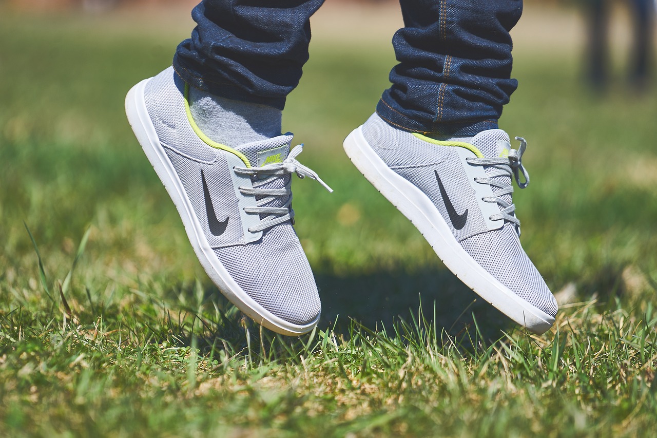 Nike最新跑鞋科技与创新领跑鞋界