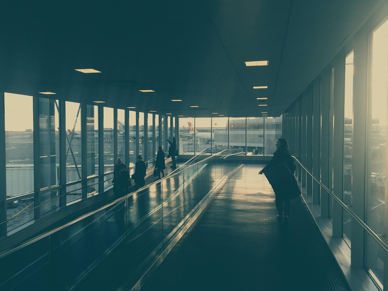 五月东方航空股票动态及前景展望