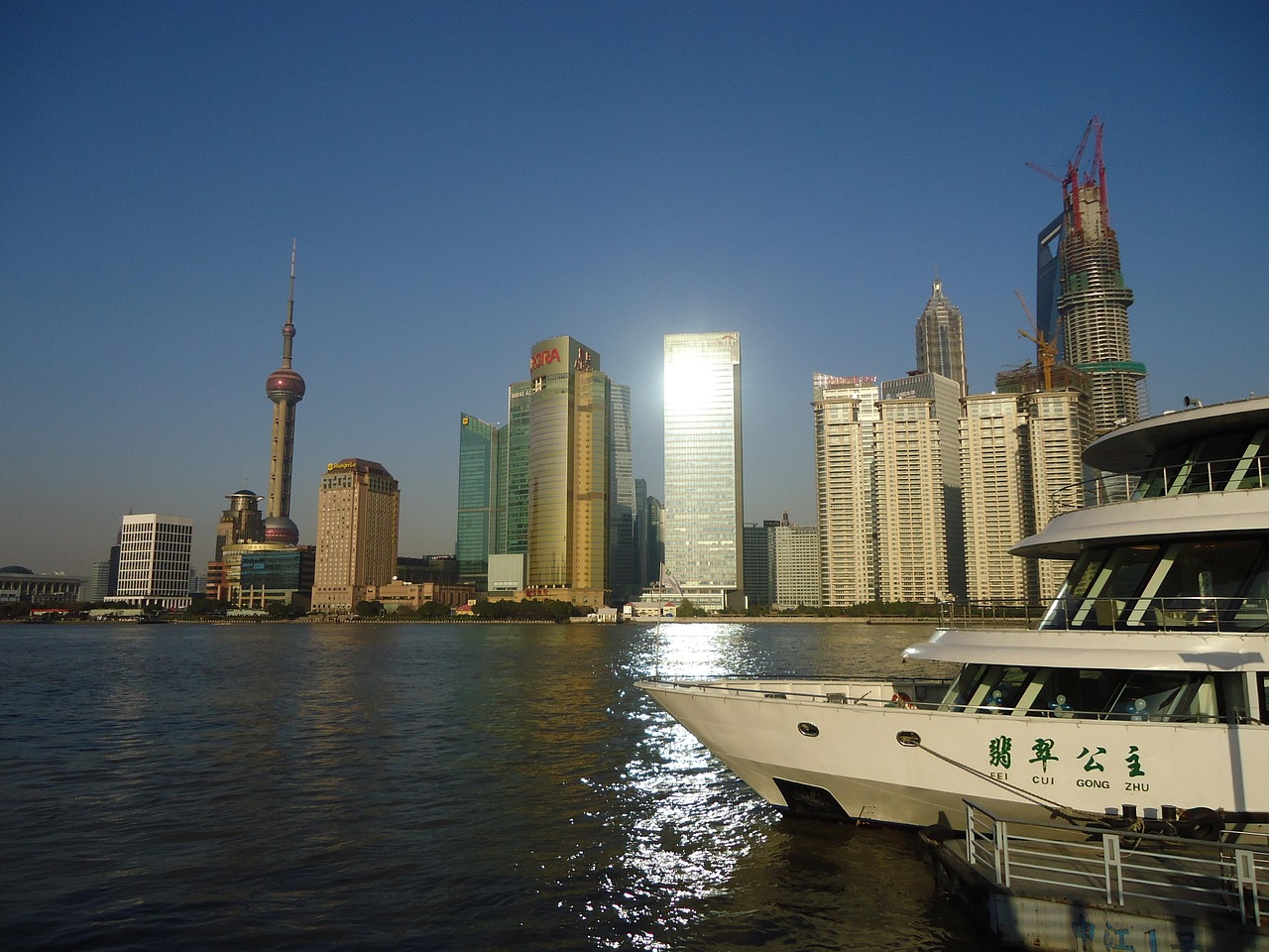 五月上海迪士尼股票投资前景深度解析